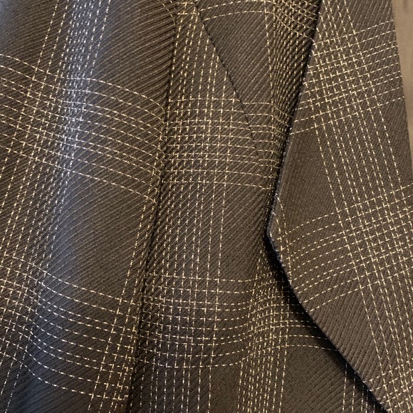 ‘Tahari’ Plaid Jacket - Picture 4 of 5